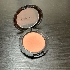 Mac Sheertone Blush/ Peaches